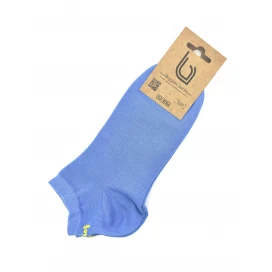 Socquettes bleu clair durables fabriquées en Europe par une entreprise respectueuse de l'environnement